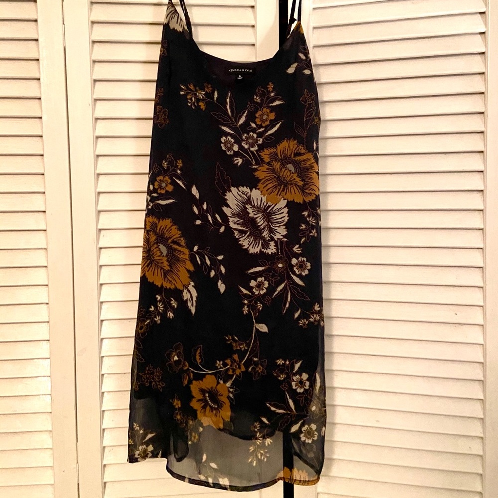 Kendall and Kylie dress size small